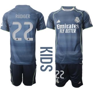 Kupiti Poceni Otroški Nogometni dresi komplet Real Madrid Gostujoči 2025-26 Antonio Rüdiger 22